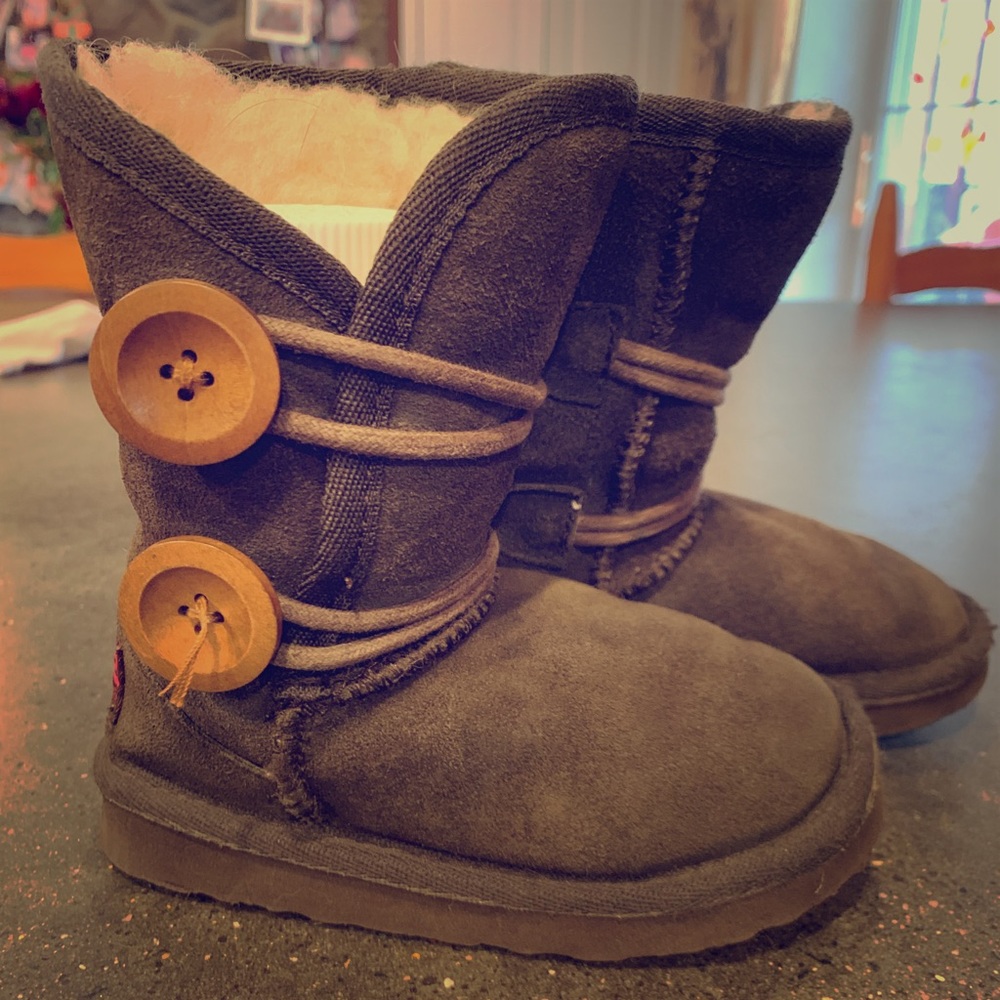 Ukala toddler 8 suede boots